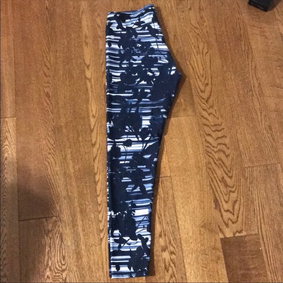 Fabletics High Waisted Powerhold Leggings - Picture 3 of 5